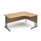 Maestro25 GL Right hand ergonomic desks