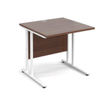Maestro25 WH Straight desks