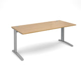 TR10 Straight desks