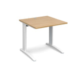 TR10 Straight desks