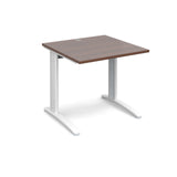 TR10 Straight desks